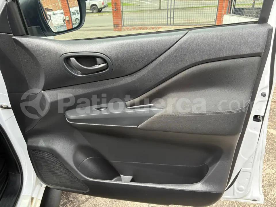 Foto 12 de Nissan Frontier SE