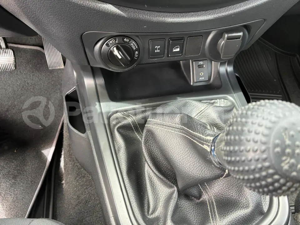 Foto 16 de Nissan Frontier SE