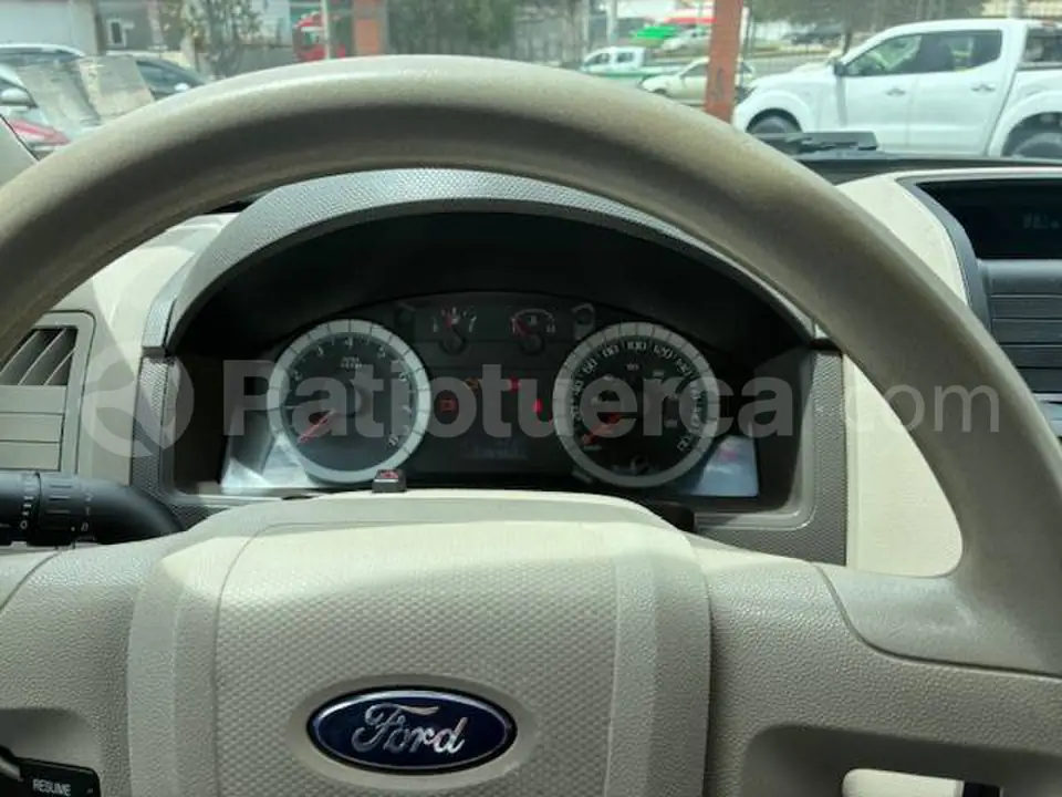 Foto 8 de Ford Escape