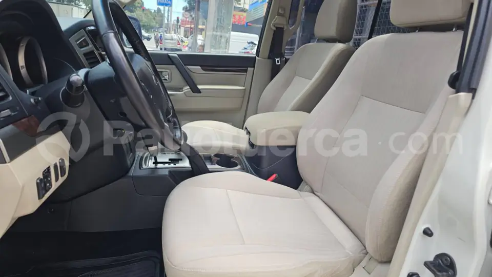 Foto 13 de Mitsubishi Montero Blister