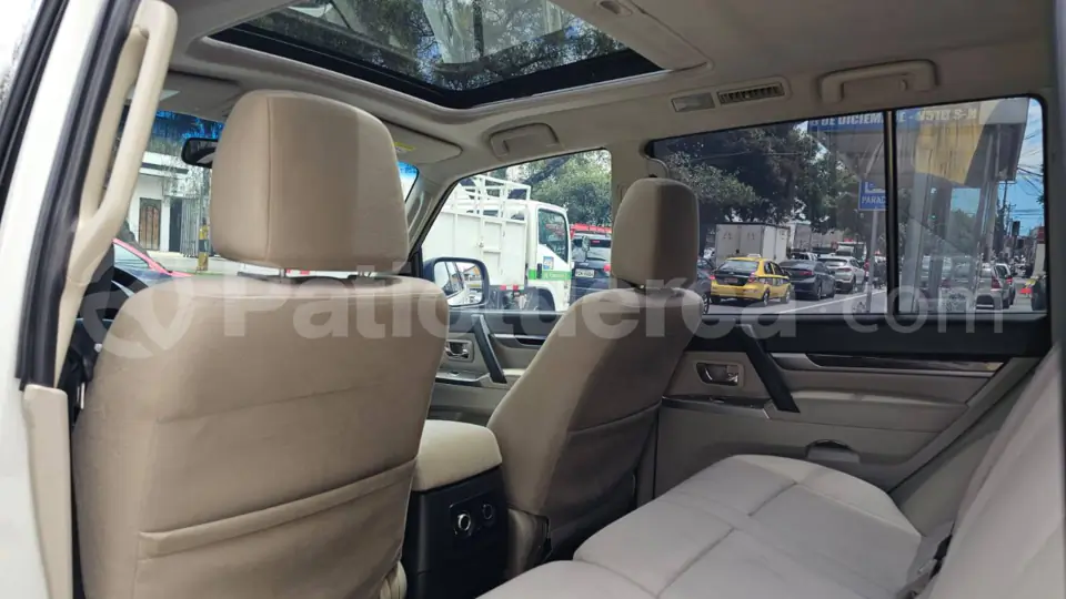 Foto 18 de Mitsubishi Montero Blister