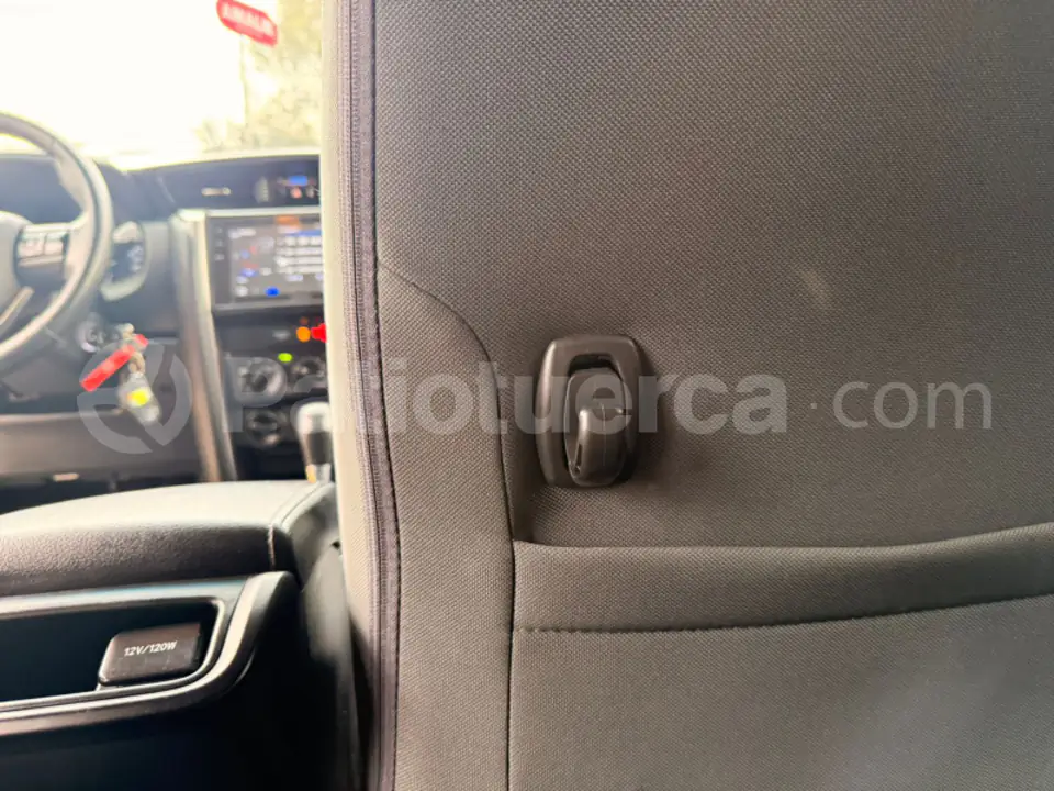 Foto 13 de Toyota Fortuner 2.7