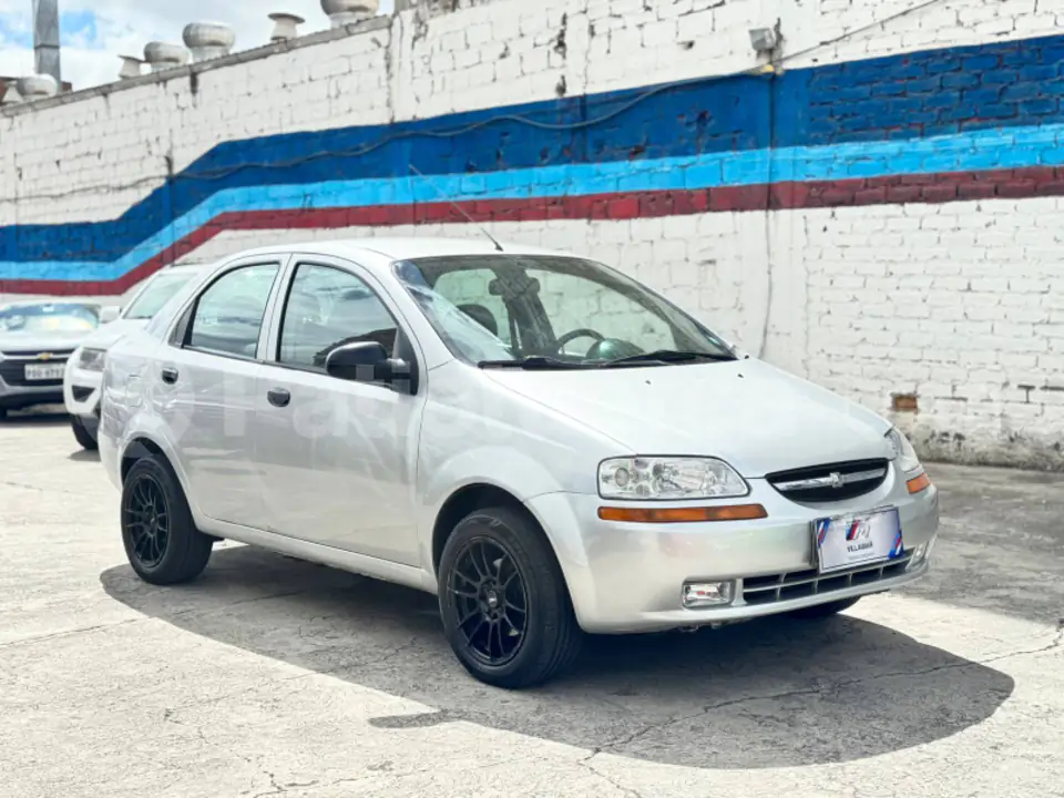 Foto 2 de Chevrolet Aveo Family