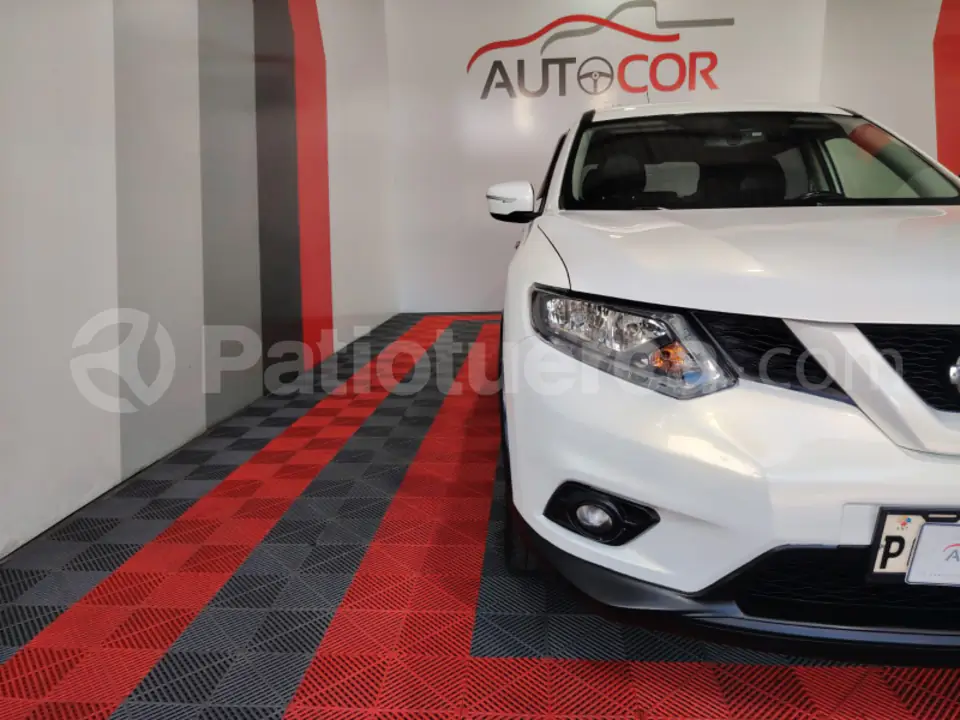 Foto 2 de Nissan XTRAIL SENSE