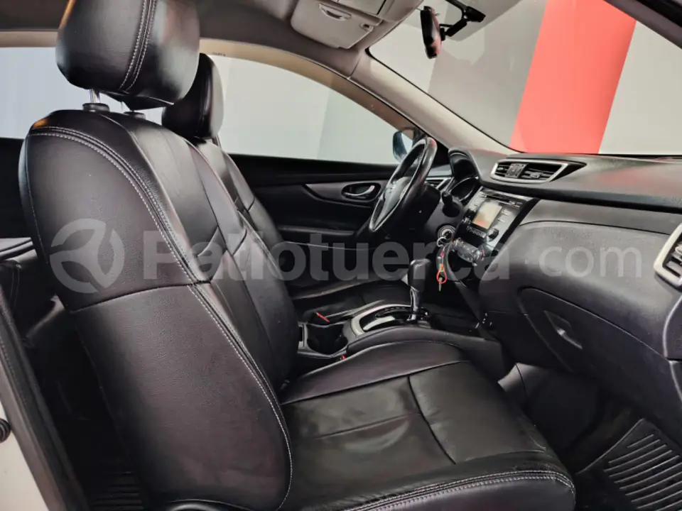 Foto 20 de Nissan XTRAIL SENSE