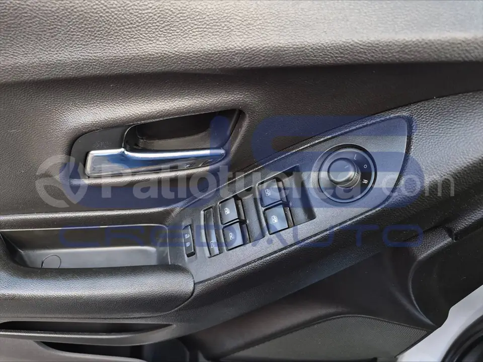 Foto 13 de Chevrolet Tracker LS