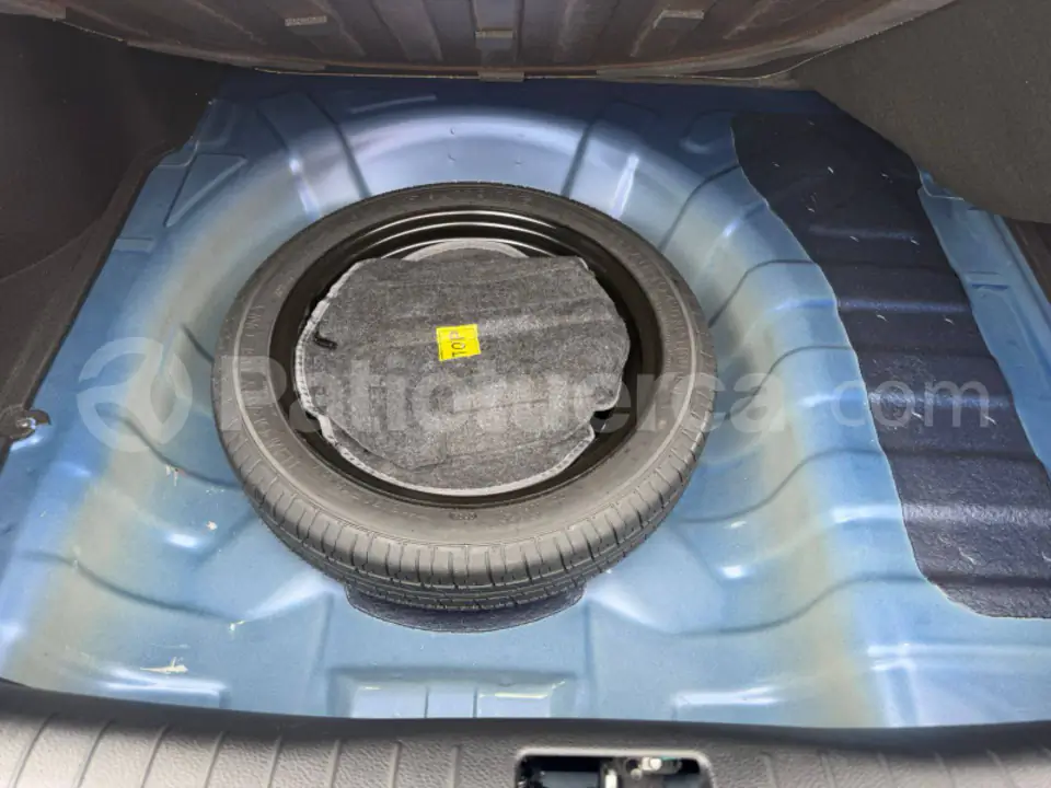 Foto 23 de Kia Soluto LX