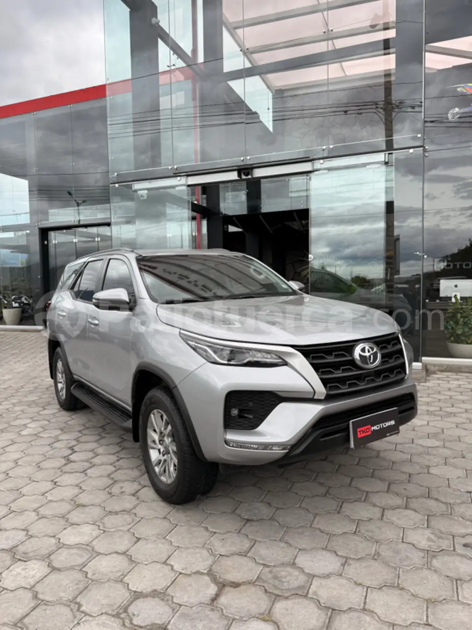 Foto 2 de Toyota New Fortuner