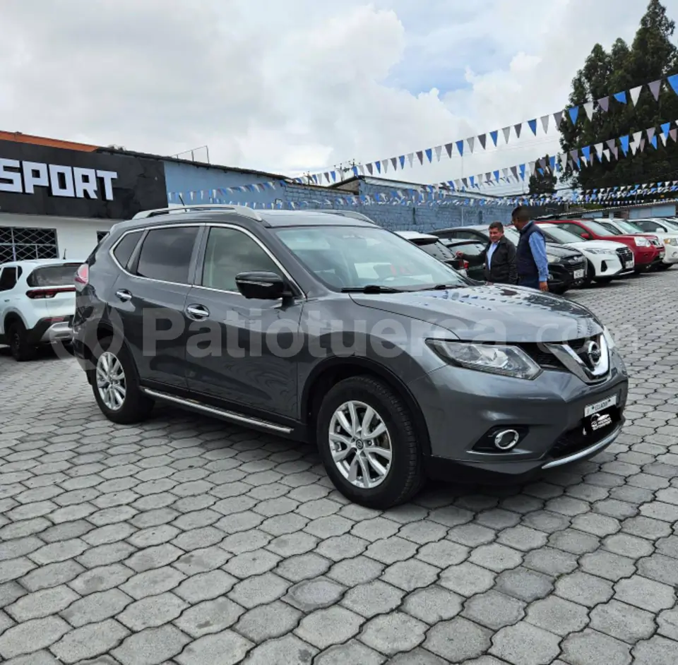 Foto 3 de Nissan XTRAIL EXCLUSIVE