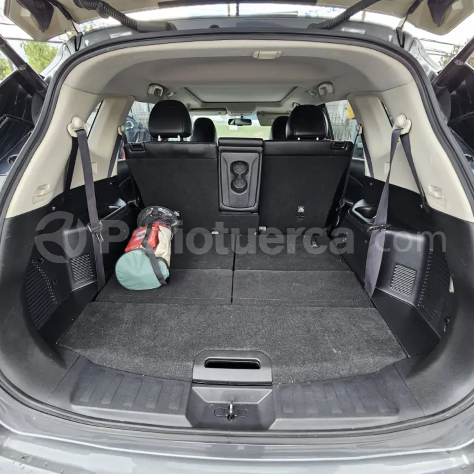 Foto 9 de Nissan XTRAIL EXCLUSIVE