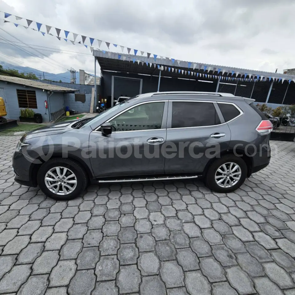 Foto 11 de Nissan XTRAIL EXCLUSIVE