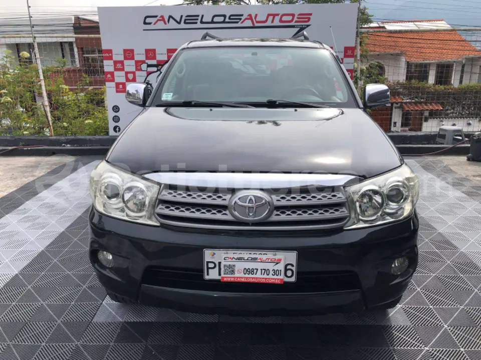 Foto 2 de Toyota AWT FORTUNER