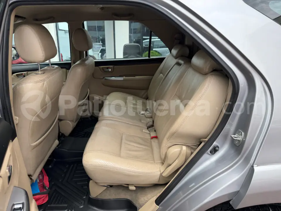 Foto 9 de Toyota Fortuner 2.7