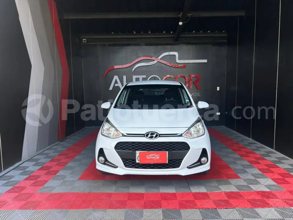 Foto 3 de Hyundai Grand i10 AI3 HB