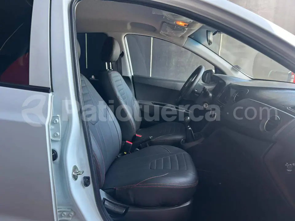 Foto 10 de Hyundai Grand i10 AI3 HB