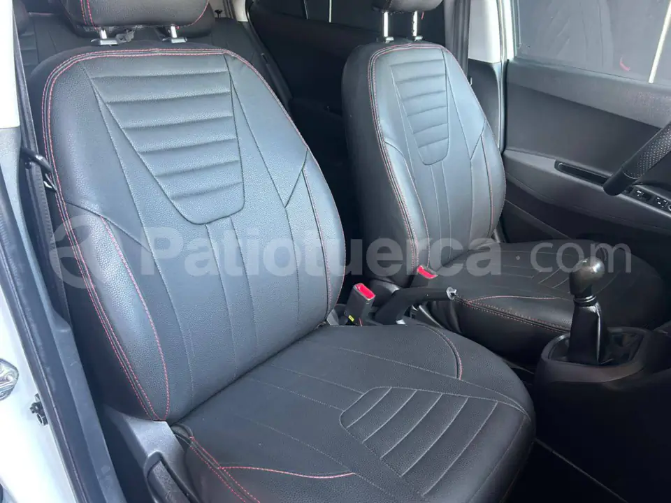 Foto 15 de Hyundai Grand i10 AI3 HB