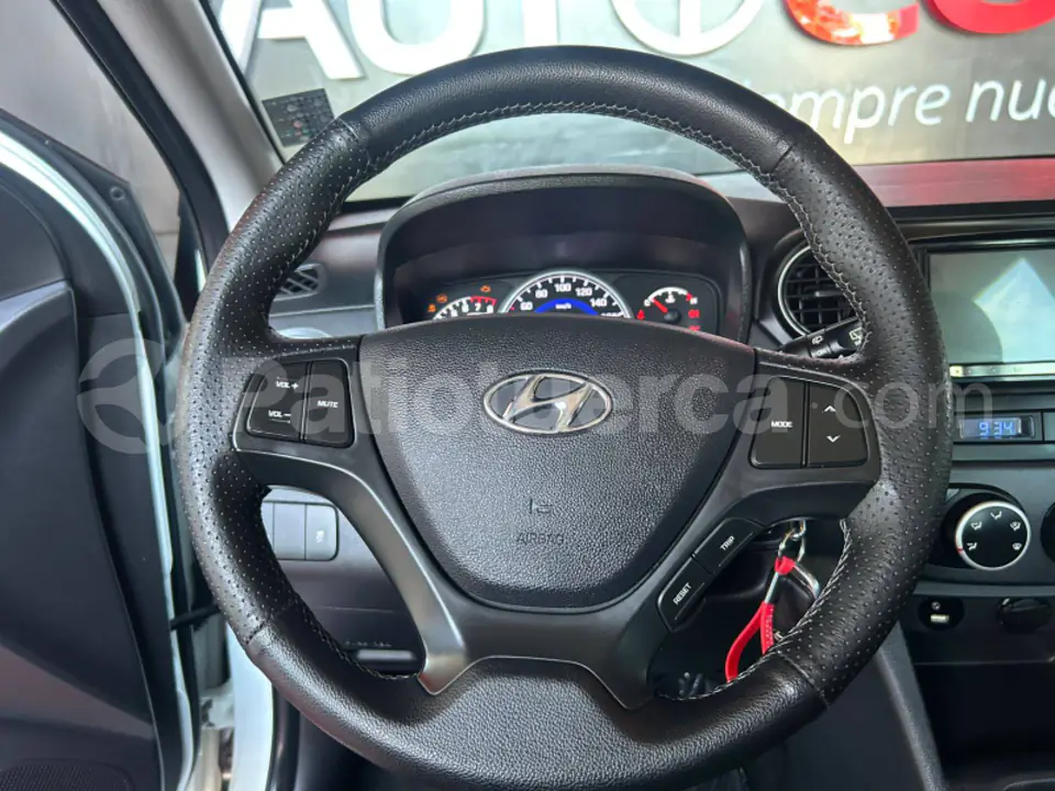 Foto 17 de Hyundai Grand i10 AI3 HB