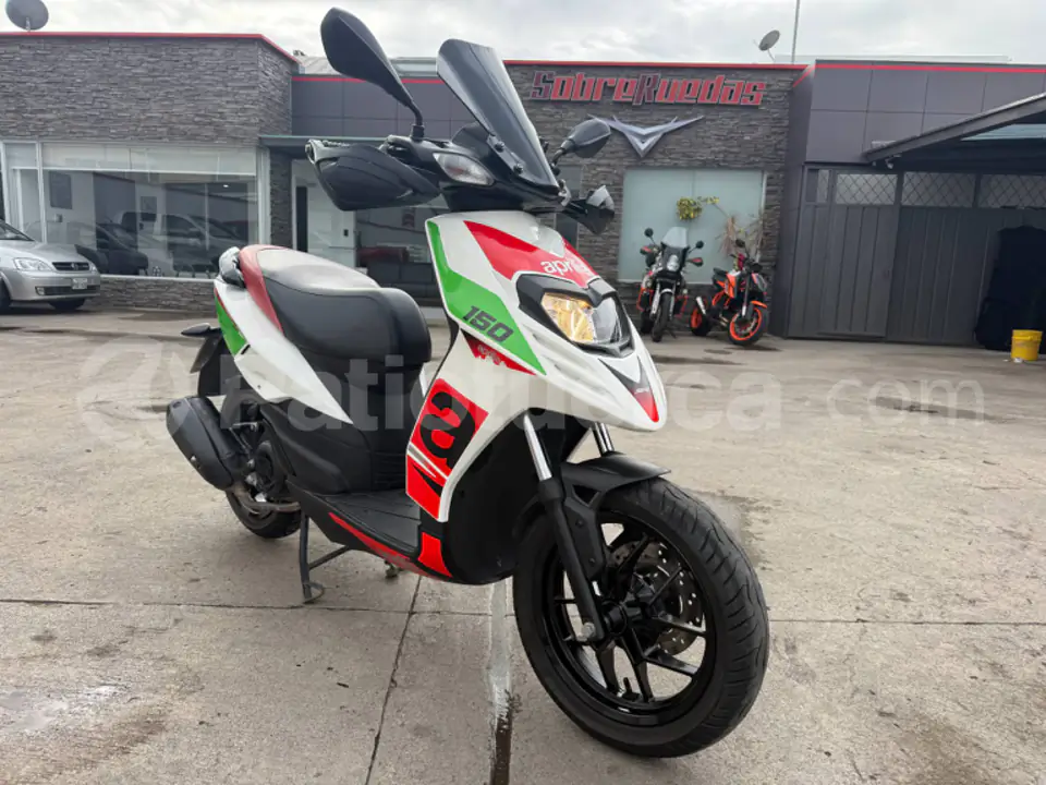 Foto 1 de Aprilia SR 150cc