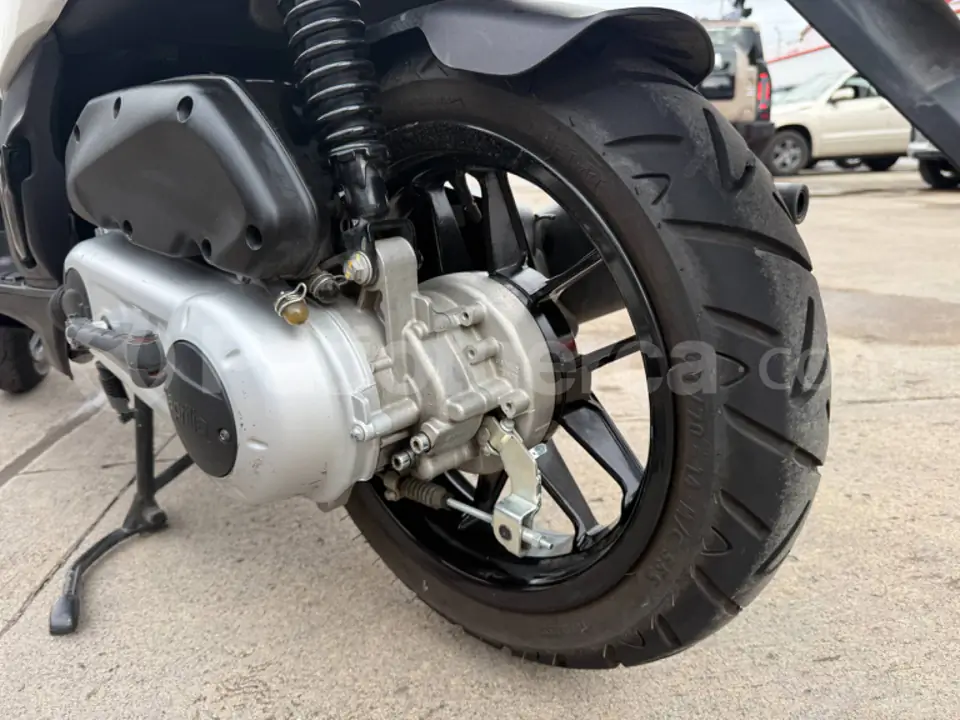 Foto 12 de Aprilia SR 150cc