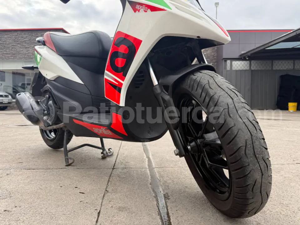 Foto 13 de Aprilia SR 150cc
