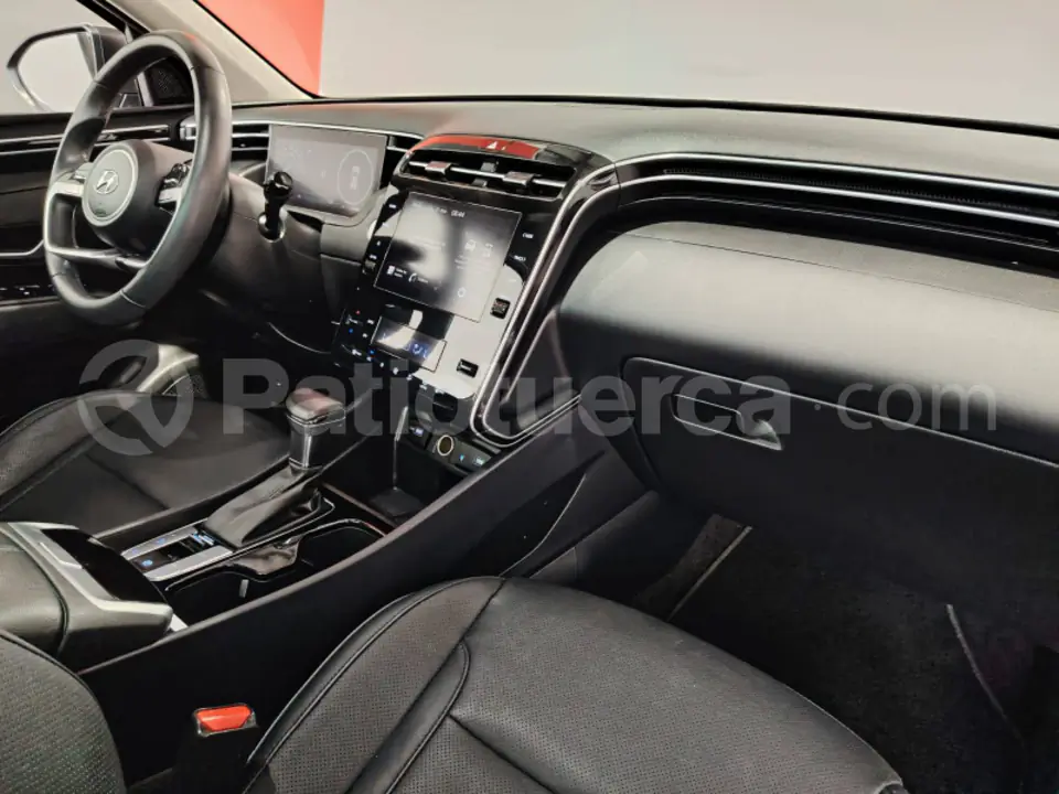 Foto 30 de Hyundai TUCSON NX4E GL