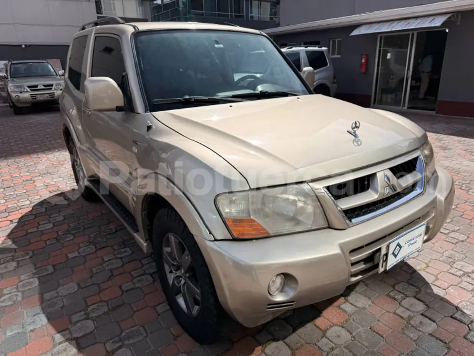 Foto 3 de Mitsubishi Montero Blister