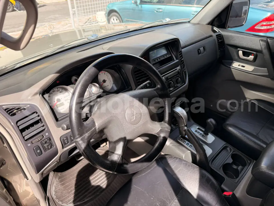 Foto 6 de Mitsubishi Montero Blister