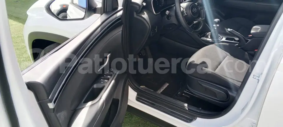 Foto 11 de Hyundai TUCSON NX4E GL
