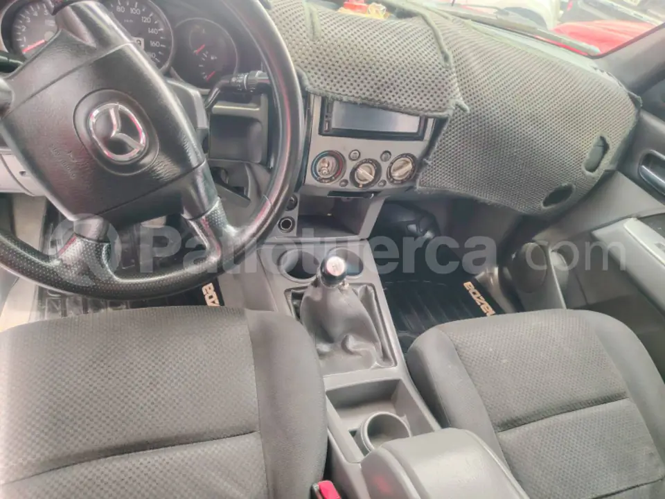 Foto 7 de Mazda BT-50 CD 4x2