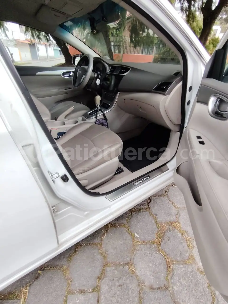 Foto 3 de Nissan Sentra Advance