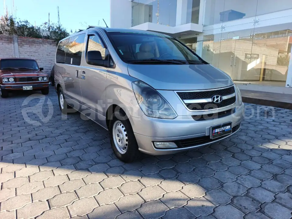 Foto 1 de Hyundai H1 12 pasajeros