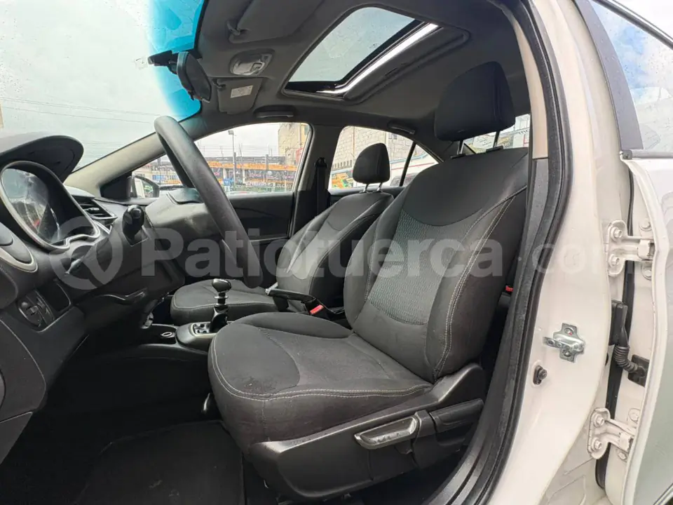 Foto 10 de Chevrolet SAIL LTZ
