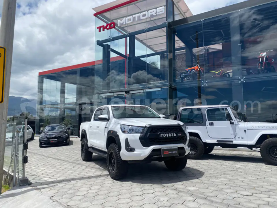Foto 1 de Toyota TOYOTA	NEW HILUX SR 2.7 CD 4X4
