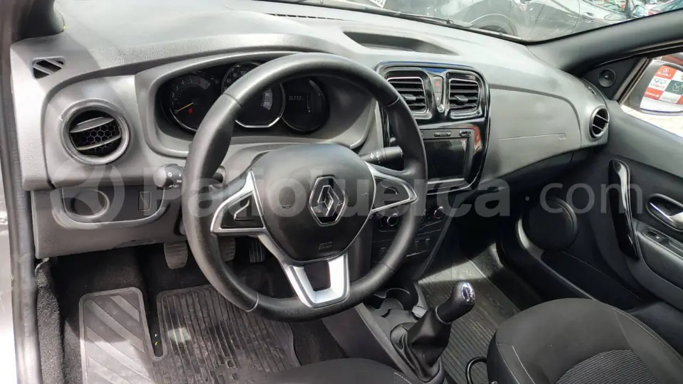 Foto 14 de Renault Logan