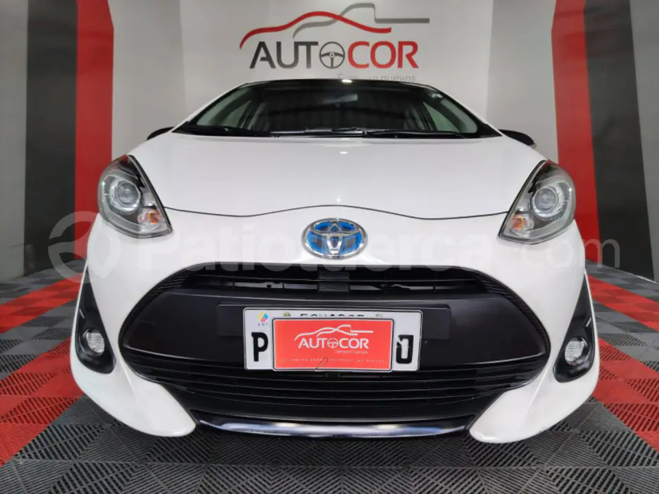 Foto 2 de Toyota Prius C Sport