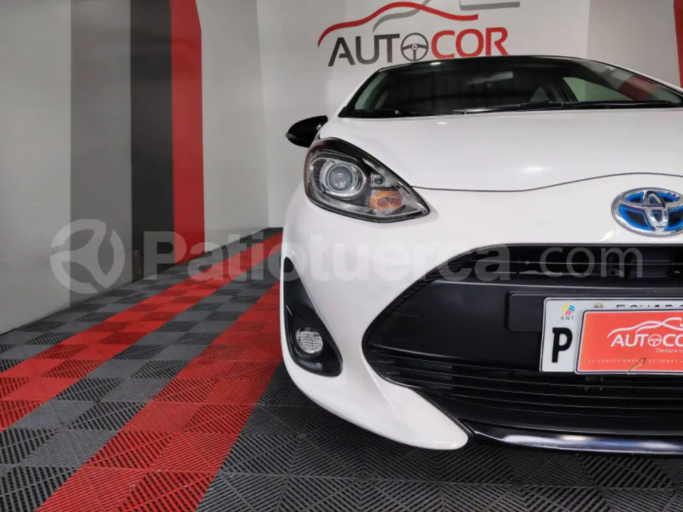 Foto 4 de Toyota Prius C Sport