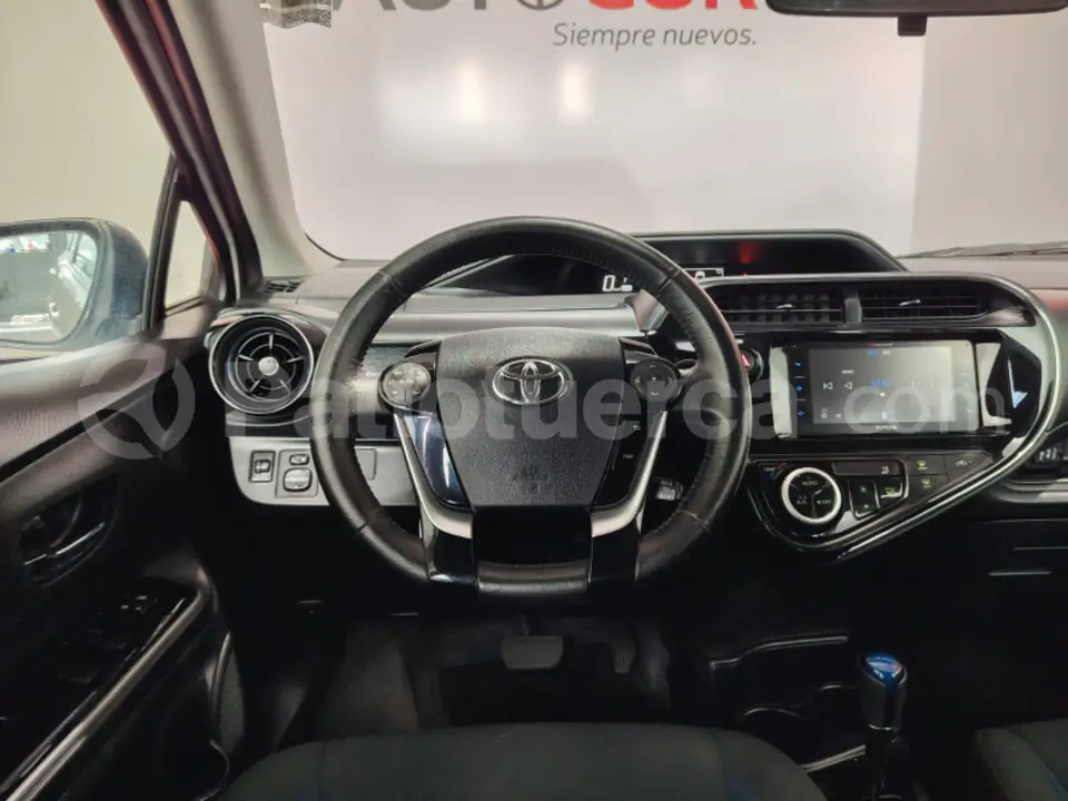 Foto 7 de Toyota Prius C Sport