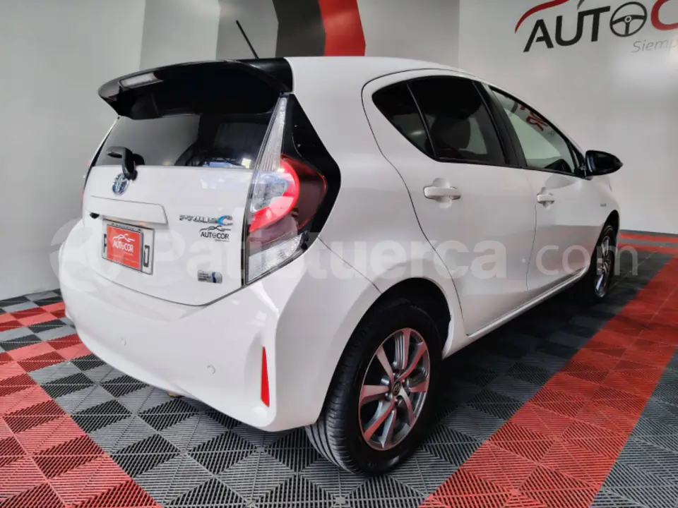 Foto 30 de Toyota Prius C Sport