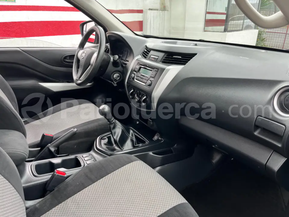 Foto 9 de Nissan Frontier SE