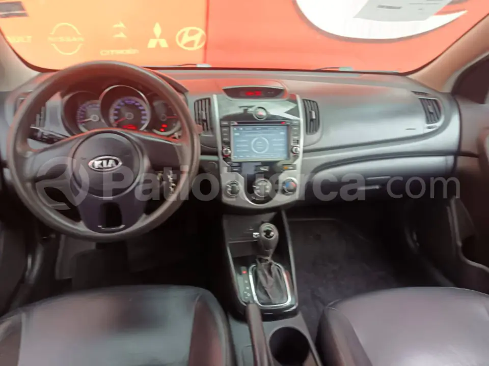 Foto 7 de Kia Cerato