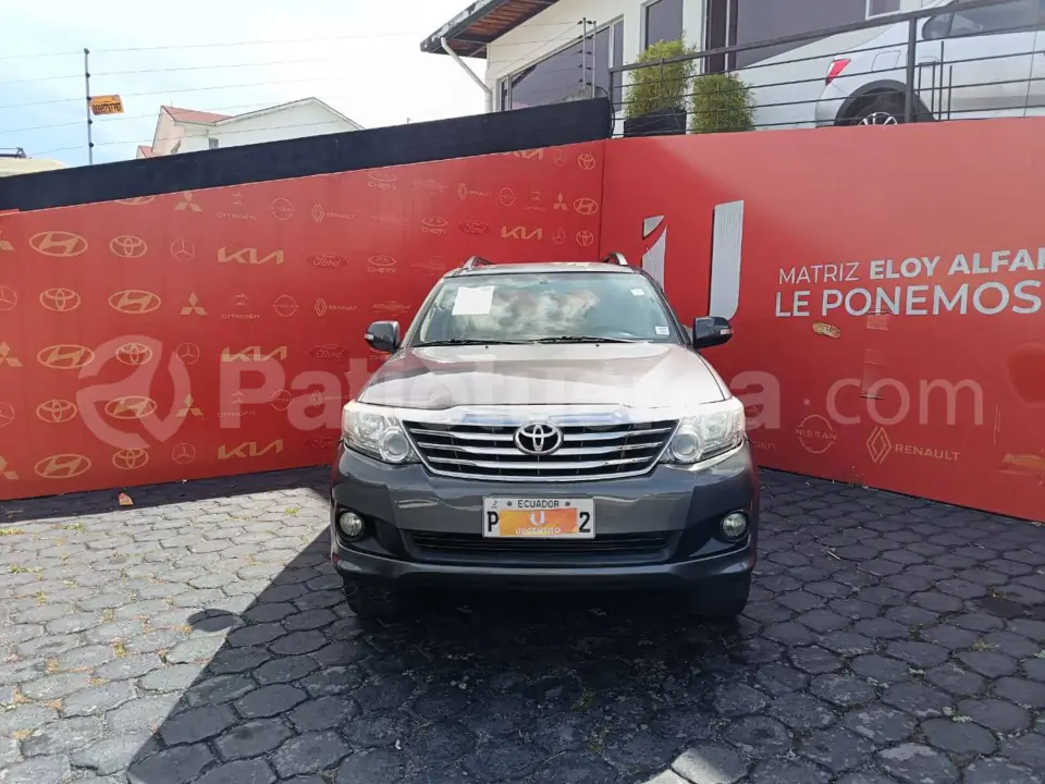 Foto 1 de Toyota Fortuner 2.7