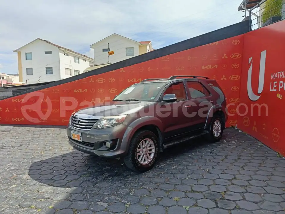 Foto 2 de Toyota Fortuner 2.7