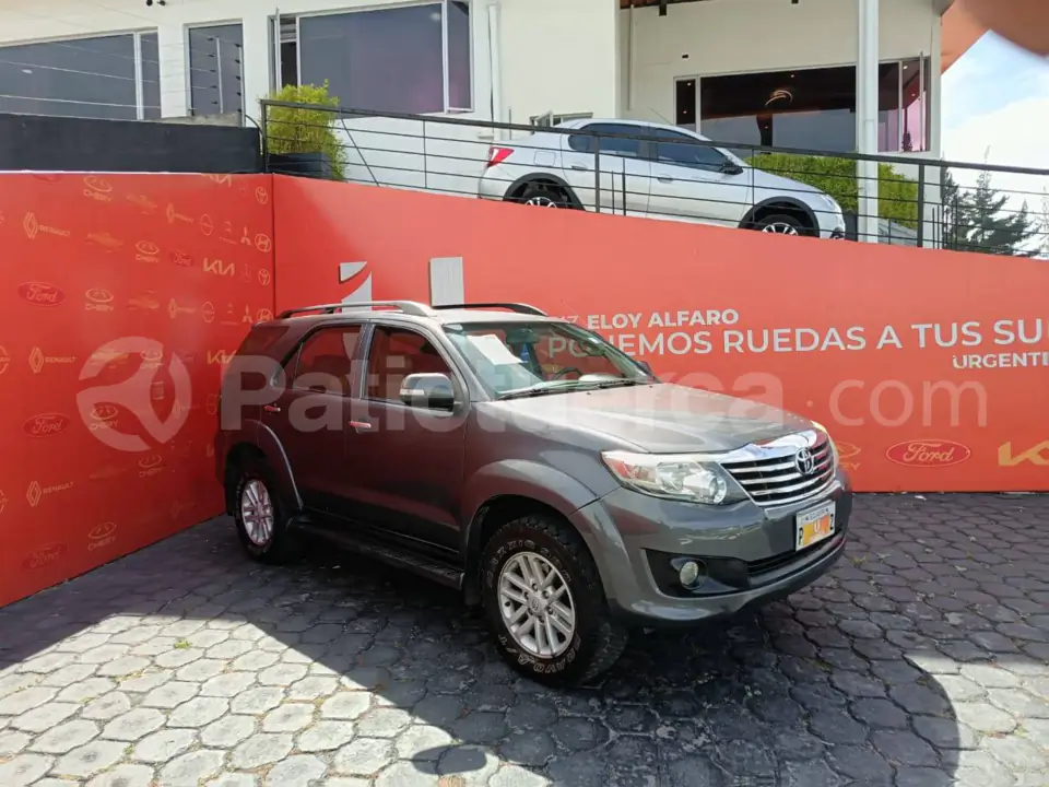 Foto 3 de Toyota Fortuner 2.7