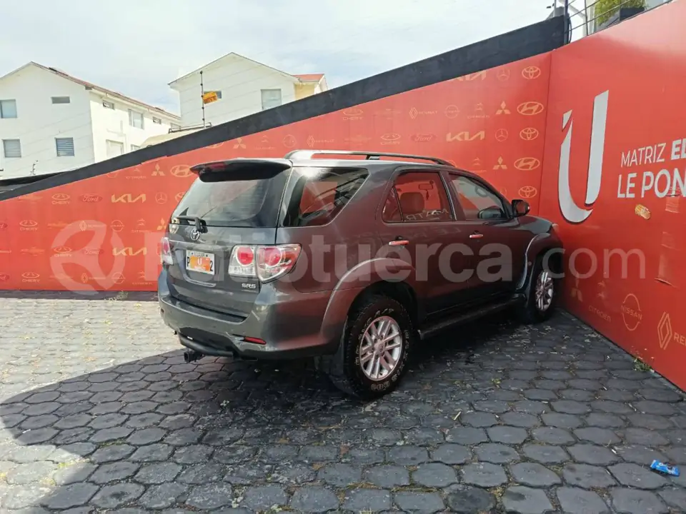 Foto 5 de Toyota Fortuner 2.7
