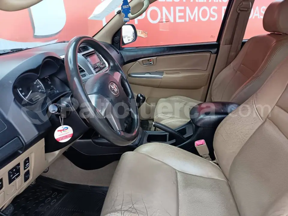 Foto 8 de Toyota Fortuner 2.7