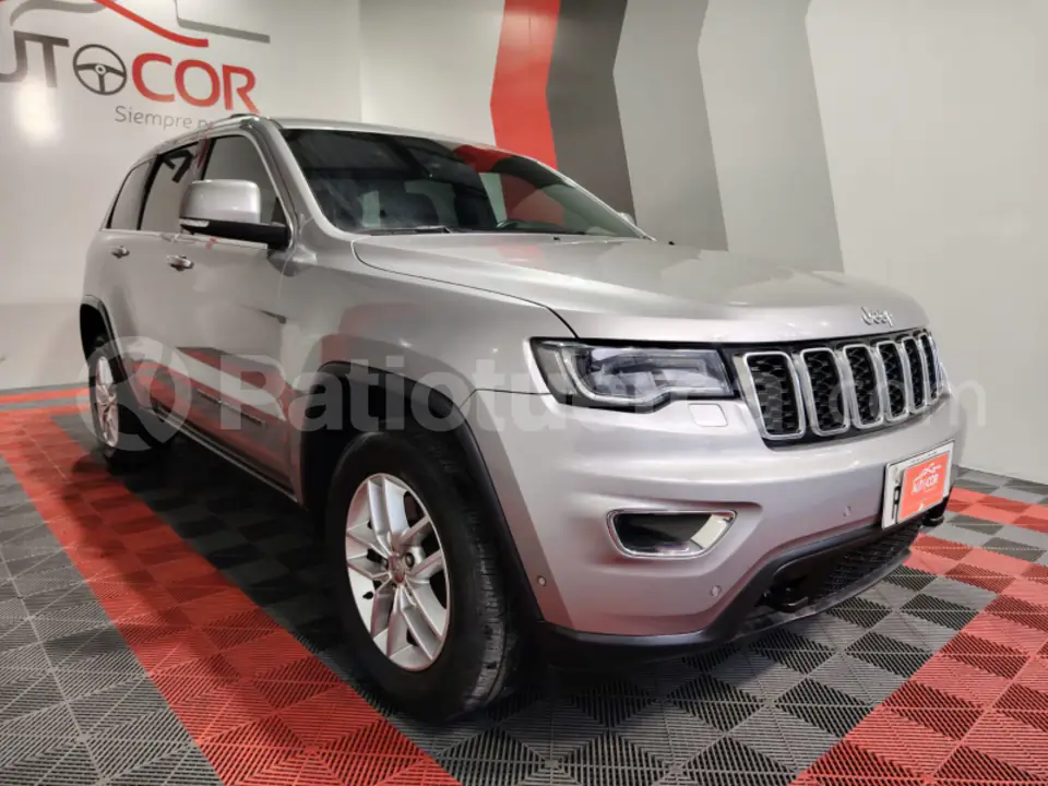 Foto 2 de Jeep Grand Cherokee Laredo