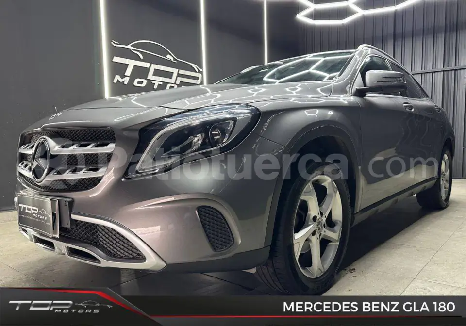 Foto 7 de Mercedes Benz GLA 180