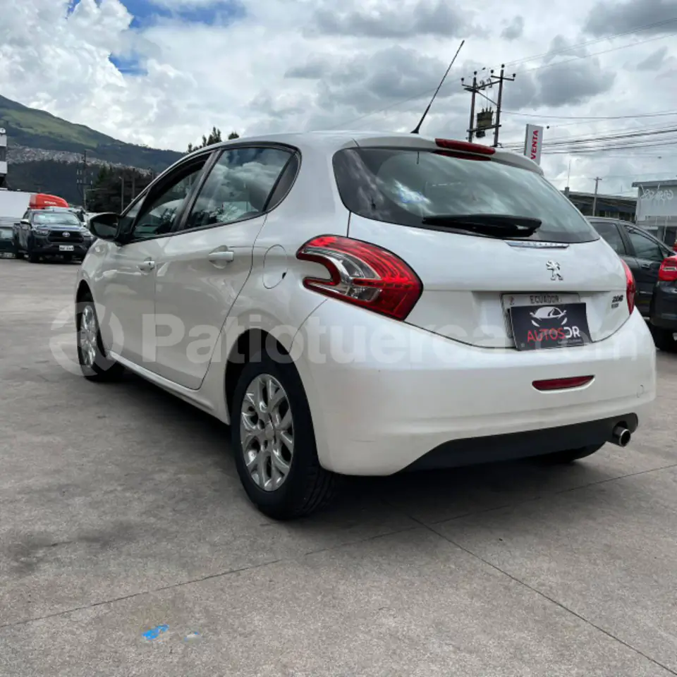 Foto 19 de Peugeot 208