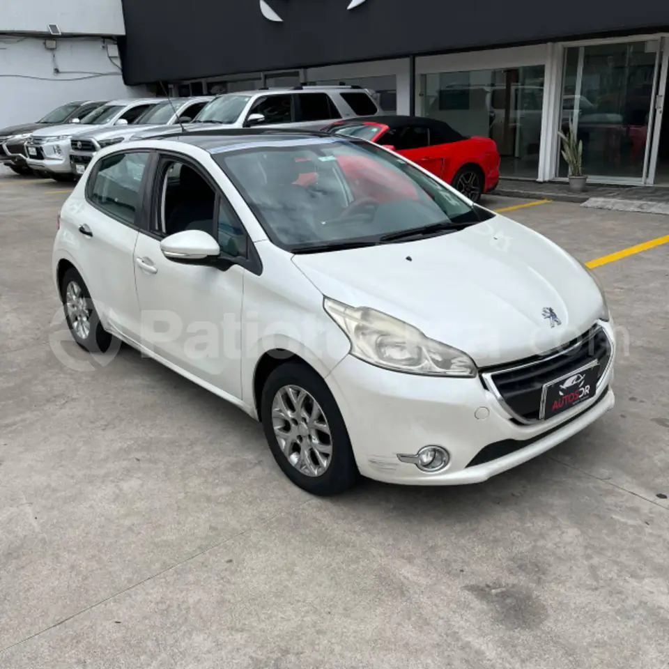 Foto 20 de Peugeot 208