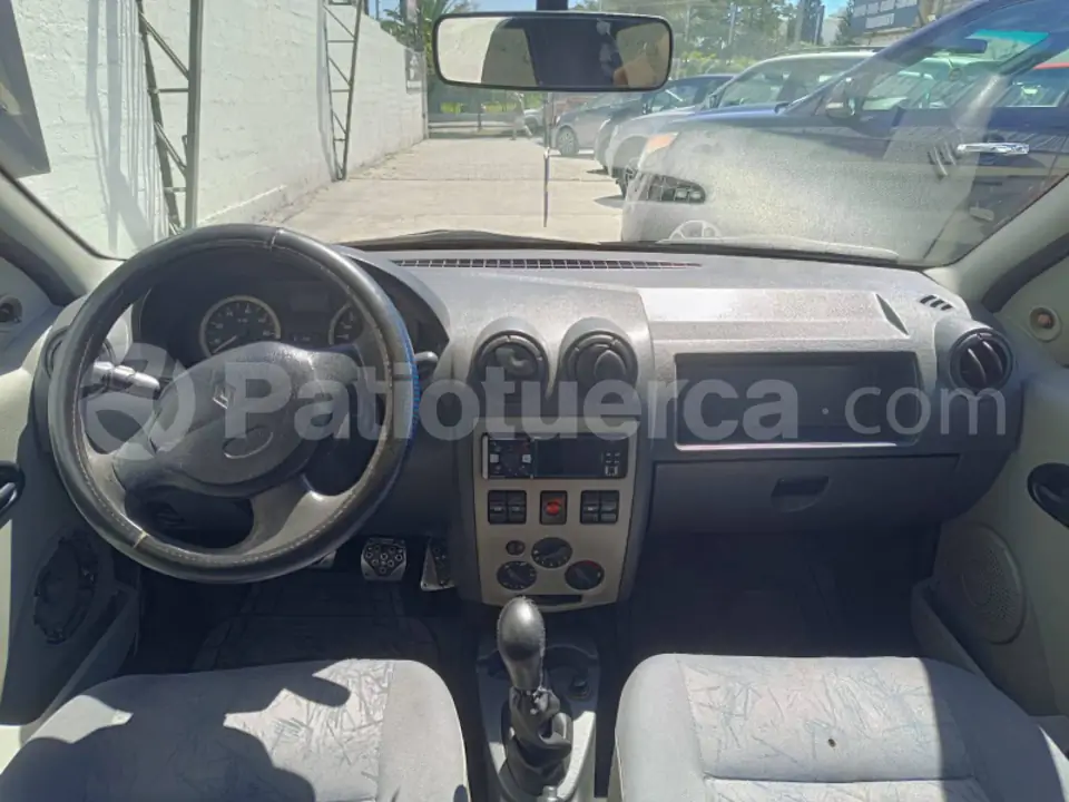 Foto 4 de Renault Logan